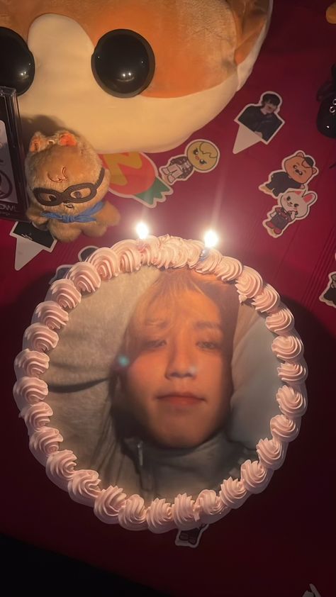 #hanjisung #straykids #cake #birthday Han Birthday Cake, Straykids Cake Birthday Ideas, Skz Bday Cake, Straykids Birthday Cake, Kpop Bday Cake, Stray Kids Cake Birthday, Stray Kids Birthday Cake, Skz Birthday Cake, Kpop Birthday Party