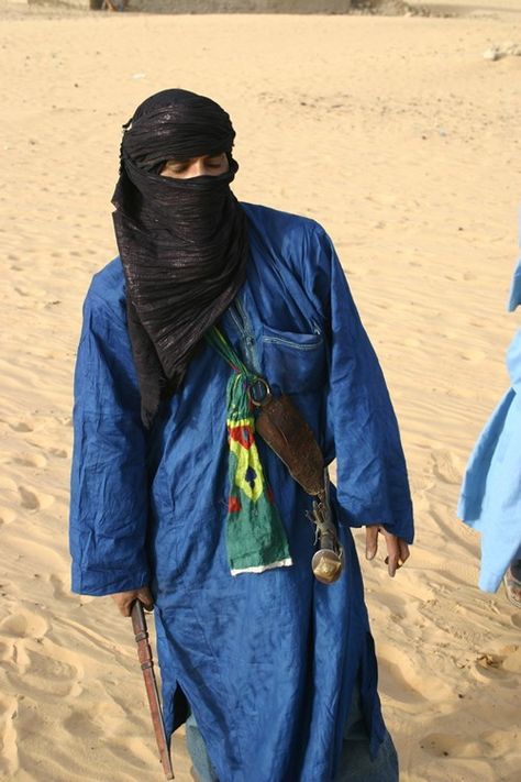 Mali Travel, Tuareg People, Arab Men Fashion, Arabic Clothing, Travel Morocco, Portrait Editorial, The Sahara Desert, Apple Art, Arab Men