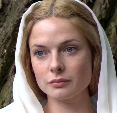 Joanna Lannister, Elizabeth Woodville, The White Queen, Harry Potter Oc, Rebecca Ferguson, White Queen, Character Portraits, Looks Vintage, Queen Elizabeth