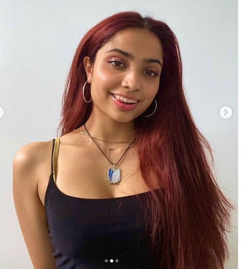 Red Hair Indian, Red Hair Wine, Red Hair Burgundy, Red Hair On Brown Skin, Hair On Brown Skin, Hair Inspo Red, Brownish Red Hair, Light Red Hair, Hair Color For Brown Skin