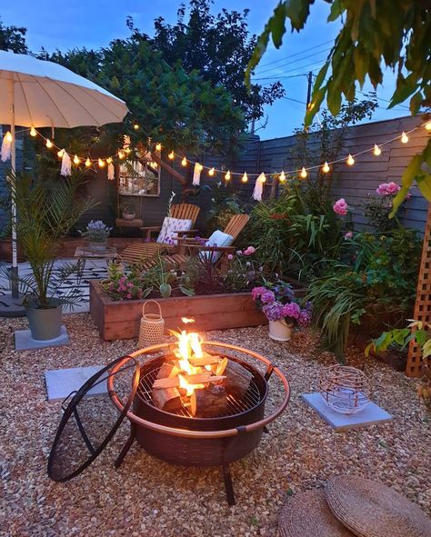 Small Backyard Landscaping On A Budget Simple Outdoor Spaces, Very Small Yard Ideas, Terraced Yard Ideas, Small Space Outdoor Ideas, Small Garden Decoration, Cozy Fire Pit, Home Gardens, Backyard Renovations, Dream Yard