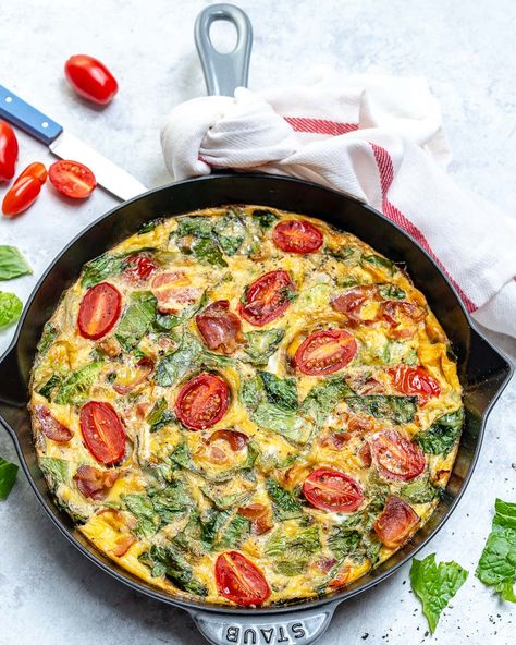 This Baked BLT Frittata is the Perfect Clean Dish for Any Meal of the Day! - Clean Food Crush Dairy Free Frittata, Fritata Recipe, Clean Eating Baking, Healthy Baked, Clean Eating Breakfast, Frittata Recipes, Dairy Free Eggs, Clean Food Crush, Food Crush