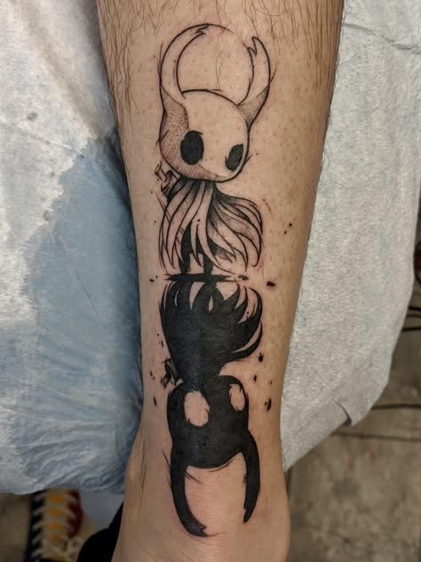 Hallow Night Tattoo, Video Games Tattoo Ideas, Hallow Knight Tattoo, Simple Video Game Tattoos, Tatuagem Hollow Knight, Hollow Knight Tattoo Ideas, Hollow Knight Drawing, Video Games Tattoo, Simple Creepy Tattoos