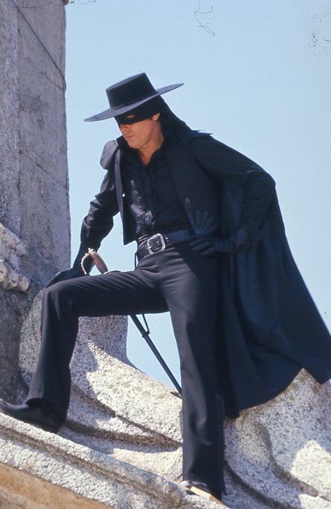 Zorro - Alain Delon Zoro Costume, Zorro Costume, Zorro Movie, The Legend Of Zorro, The Mask Of Zorro, Adventure Decor, Jackie Gleason, Alex Toth, Costume Women