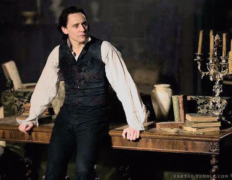 Dark Academia Men, Medieval Clothing Men, Thomas Sharpe, Poet Shirt, Mia Wasikowska, Crimson Peak, Period Movies, Thomas William Hiddleston, Loki Laufeyson