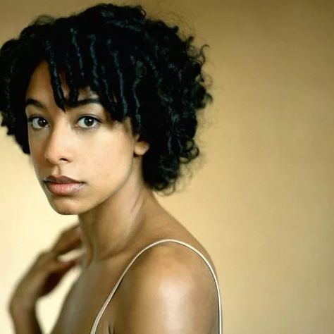 Corinne Bailey Rae, Really Cool Drawings, Music Clips, Face Photography, African Braids Hairstyles, African Braids, Types Of Music, Hair Reference, African Beauty