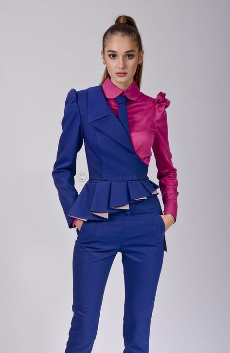 Women In Mens Suits, Women In Suits Aesthetic, Gender Fluid Fashion, Street Jacket, Shirt And Tie, Office Suit, Iranian Women Fashion, Womens Suits, Womens Dress Suits