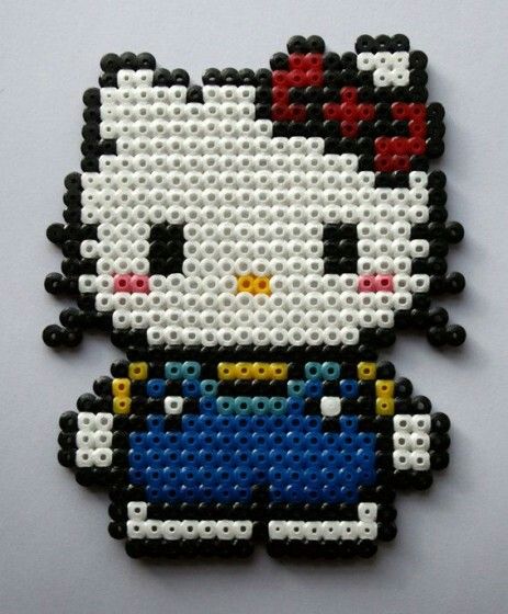 Hama beads idea mix hello kitty Hammer Beads, Hello Kitty Decorations, Pixel Beads, Easy Perler Beads Ideas, Hello Kitty Crafts, Fuse Bead Patterns, Hama Beads Design, Diy Perler Bead Crafts, Hama Bead