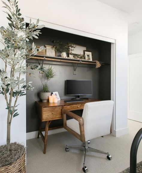 Cloffice Ideas: Making Use of Every Bit of Space | Skillshare Blog Closet Office Guest Room Combo, Man Space Ideas, Office Area In Bedroom Small Spaces, Home Office In Closet Ideas, Walk In Closet And Office Combo, Dressing Room And Office Combo, Game Room And Office Combo, Closet Into Office Space, Office And Gym Combo Small Spaces