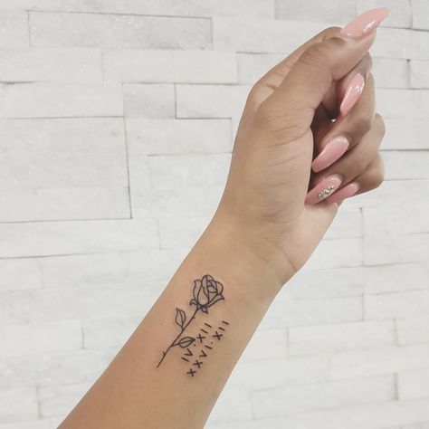 Even if you consider yourself more of a word gal than a number person, you should definitely consider getting a Roman numeral tattoo. Everyone has a number, Datum Tattoo, A Rose Tattoo, Roman Numeral Tattoos, Date Tattoos, Cool Wrist Tattoos, Female Tattoos, Shape Tattoo, Cat Tattoos, Inspiration Tattoos