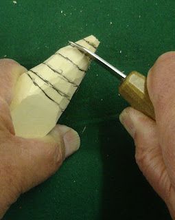 BEGINNERS CARVING CORNER AND BEYOND: Whittled Christmas Tree Ornament Whittling Patterns, Wooden Kitchen Table, A Simple Christmas, Whittling Projects, Simple Wood Carving, Santa Carving, Wood Carving For Beginners, Tree Carving, Wood Carving Designs