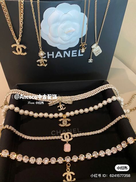 Affordable Luxury Jewelry, Luxury Brand Accessories, Chanel Outfits Women, Cute Link, Rich Jewelry, Luxury Jewelry Collection, Luxury Accessories Woman, Expensive Stuff, Expensive Things