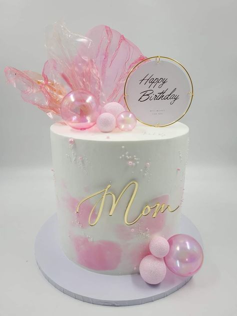 Happy Birthday Mom 🎉Sweet Cake 🎂wallpaper Birthday Cake For Mum, Happy Birthday Mom Cake, Happy 36th Birthday, Modern Birthday Cakes, Cake Wallpaper, Birthday Cake For Mom, Happy Birthday Gorgeous, Cake Writing, Bakery Display