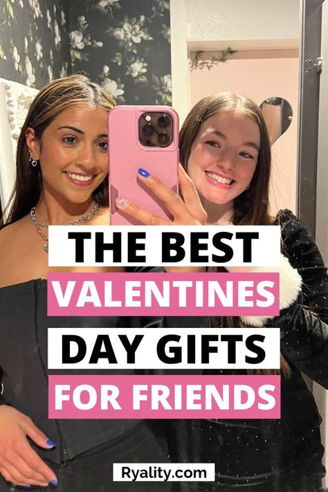 This is the best list of valentines gifts for best friends that I've seen for 2024!! So many good ideas Valentines Gifts For Friends, Boyfriend Valentines Day Gifts, Valentines Gift For Girlfriend, Boyfriend Valentines Day, Friendship Messages, Friend Valentine Gifts, Tv Wall Decor Ideas, Valentines Day Gifts For Friends, Valentine Gift Baskets