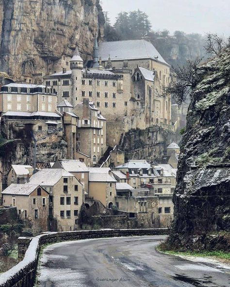 Map of Europe on Instagram: “Rocamadour Village, France ❤🇲🇫 Congrats @alaingueranger Use #map_of_europe #France” Rocamadour France, American Castles, France Drawing, Visit France, France Photos, Europe Map, Historical Monuments, Visit Europe, Best Cities