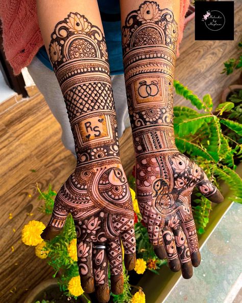 55+ Unique Peacock Mehndi Design Ideas For Brides Mehindi Desgin For Engagement, Engagment Mehendi Design, Mehandi Designs Peacock Bridal, Latest Mehndi Designs For Engagement Bride, Wedding Mahendi Design Brides, Front Bridal Mehndi Designs, Engament Mehndi Designs, Peacock Mehendi Bridal, Engagement Mehandi Idea Bride