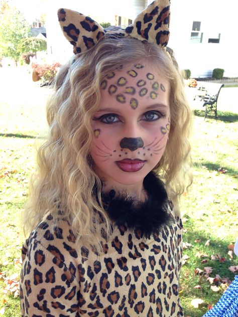 Kids Cheetah Makeup, Kids Cheetah Face Paint, Womens Cheetah Costume, Cheetah Face Paint Kids Easy, Leopard Face Paint Easy, Cheetah Face Paint Easy, Diy Cheetah Costume Women, Leopard Costume Diy, Diy Cheetah Costume