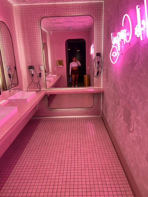 Female Only Gym Design, Pink Gym Room, Pink Gym Aesthetic, Body Fitness Motivation, Pole Studio, Gym Business, Dream Gym, Gym Goals, Yoga Studio Design