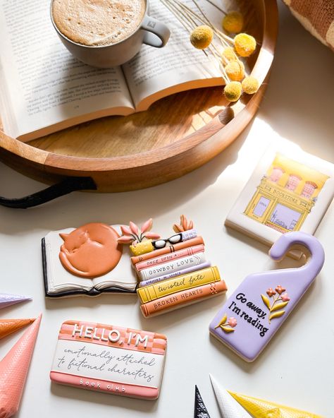 Join my book club 😍 Book Club Cookies, Twisted Fate, Pretty Cookies, Icing Cookies, Royal Icing Cookies, Royal Icing, Sugar Cookies, Book Club, Books