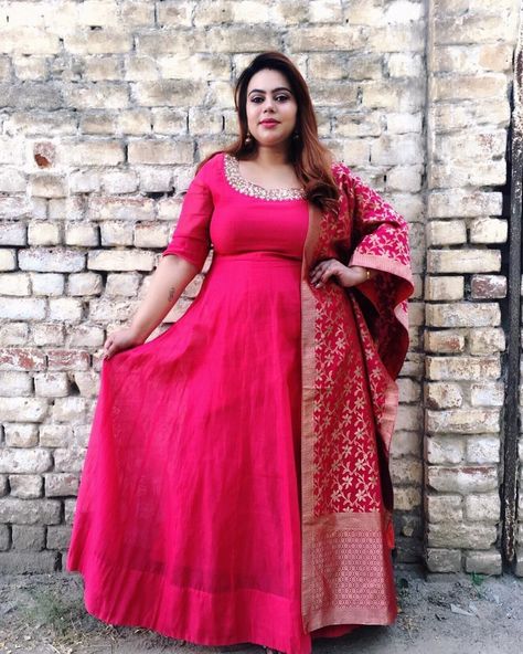 Image may contain: 1 person, standing Plus Size Indian Outfits, Plus Size Party Wear, Plus Size Lehenga, Indian Dresses Online, India Dress, Fashion Indian, Anarkali Dress, Plus Size Kleidung, Indian Designer Wear