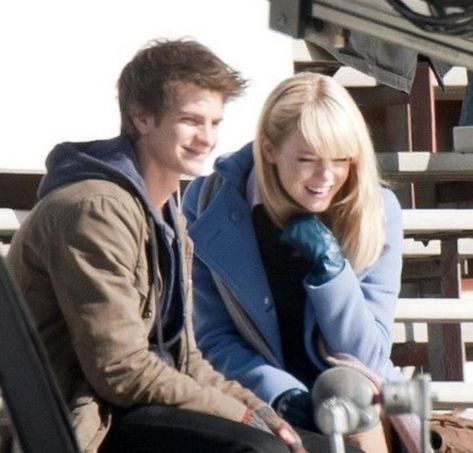 Gwen Stacy And Peter Parker, Peter Parker And Gwen Stacy, Gwen Peter, Peter Gwen, Peter And Gwen, Peter Parker Icon, Spiderman And Spider Gwen, Spider Men, Andrew Garfield Spiderman