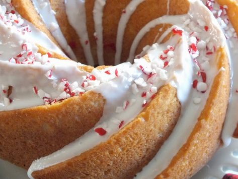 Candy Cane Experiment, Christmas Bundt Cake, Candy Cane Recipe, Candy Cane Sleigh, Candy Cane Gifts, Mini Bundt, Mini Bundt Cakes, Bundt Cake Pan, Angel Cake