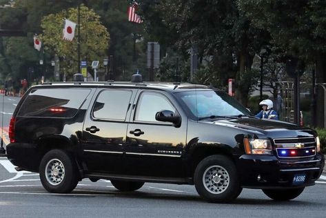 Presidential Limousine, Fbi Car, Us Secret Service, United States Secret Service, Cafe Racer Moto, Police Truck, Work Trucks, Armored Truck, Drifting Cars