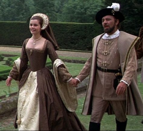 Anne Of The Thousand Days, Period Dresses, Tudor Gown, Elizabethan Costume, 16th Century Fashion, British Costume, Tudor Dress, Tudor Fashion, Tudor Costumes