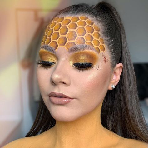 Honeycomb Makeup, Bee Makeup, Highlight Makeup, Highlight Palette, Oh Honey, Nude Lips, Green Eyeshadow, Cruelty Free Brands, Contour Palette