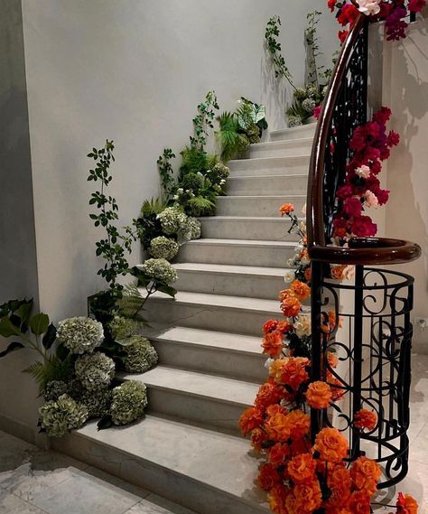 Wedding Staircase, Modern Wedding Flowers, Staircase Decor, Flower Installation, Stair Decor, Wedding Ceremony Flowers, Ceremony Inspiration, Wedding Flower Inspiration, Ceremony Flowers