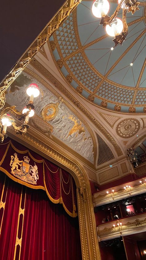 Royal Opera House London, Majestic Theatre, Theatre Interior, Church Aesthetic, Aesthetic London, London Living, Royal Opera House, London Baby, London Aesthetic