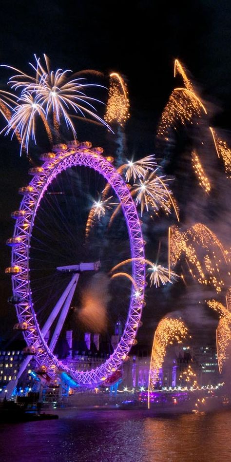 New Year’s Eve London, London New Years Eve Fireworks, London Nye Fireworks, New Years London, London New Years Eve, Fireworks In London, Nye London, New Year Photoshoot Ideas, New Year London