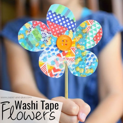 Washi Tape Flowers- Quick and easy craft for kids. Fun fine motor work for spring, great for preschool, kindergarten, or elementary children. Mess Free Craft, Easy Craft For Kids, Tape Flower, Flower Crafts Kids, Easy Toddler Crafts, Quick And Easy Crafts, Washi Tape Crafts, Craft Easy, Spring Crafts For Kids