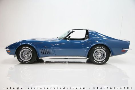 1971 Chevrolet Corvette Coupe. Nothin more beautiful than a classic Chevy <3 72 Corvette, Stingray Car, C3 Corvette, Corvette C3, Chevrolet Corvette Stingray, Cars Muscle, Video Viral, Chevy Corvette, Corvette Stingray