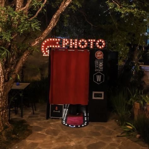 Birthday Ideas For 15, Themes For Prom, Tema Vegas, Bollywood Theme Party, Xv Ideas, Prom Decorations, Hollywood Birthday, Bollywood Theme, Prom Themes