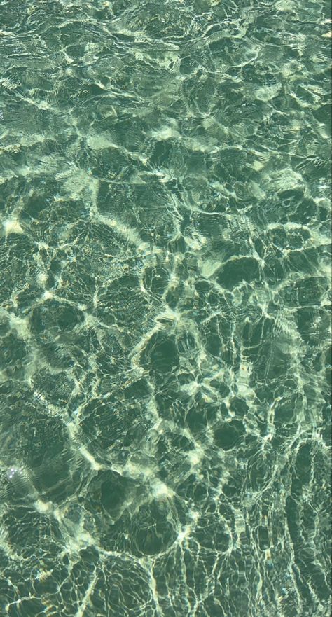 Verde Smeraldo Aesthetic, Green Aesthetic Pictures For Wall, Green Esthetics Background, Green Ocean Aesthetic, Green Water Wallpaper, Seafoam Green Aesthetic, Seafoam Green Wallpaper, Seafoam Wallpaper, Blue Water Wallpaper