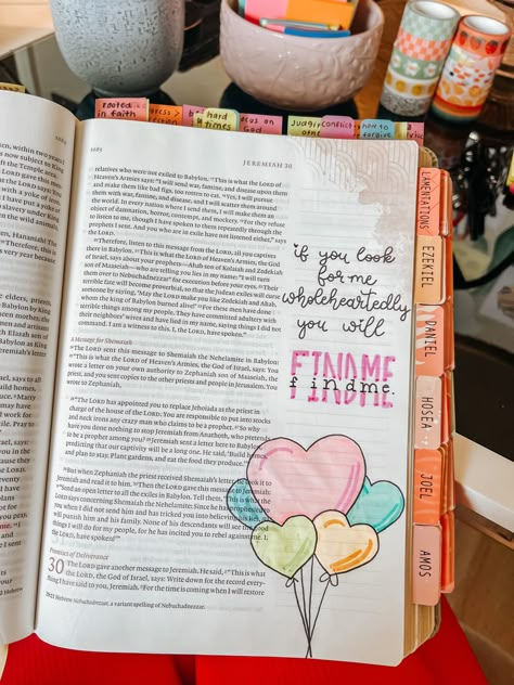 Bible Journaling For Easter, Bible Doodles Journaling, Easter Bible Study, Cute Bible Journaling Ideas, Easter Bible Journaling, Decorated Bible, Easy Bible Journaling, Bible Annotations, Scripture Study Journal