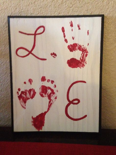 Brothers handprint and sisters feet(: made for a very happy mom Christmas morning Christmas Handprint Crafts, Sister Crafts, Footprint Art, Handprint Crafts, Happy Mom, Christmas Mom, Classroom Crafts, Baby Art, Christmas Morning