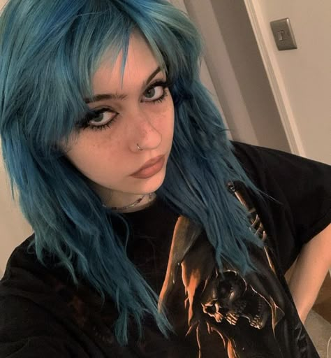 im in love with her hair Olivia Osby, Hair Colours, Hair Color And Cut, Hair Inspiration Color, Color Inspo, Hair Inspo Color, Equestria Girls, Hairstyles Haircuts, Blue Hair