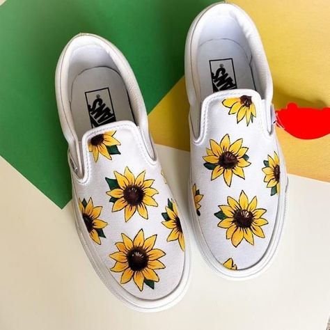 Vans Flowers, Shoe Painting Ideas, Canvas Shoes Diy, Sharpie Shoes, Vans Shoes Fashion, Women Vans, Vans Shoes Women, Sunflower Vans, Shoe Painting