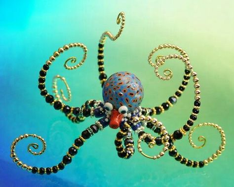 Beaded Octopus Bead Critters, Beaded Octopus, Bead Bugs, Copper Wire Art, Seed Bead Crafts, Beaded Spiders, Bijoux Fil Aluminium, Diy Wire Jewelry, Beaded Crafts