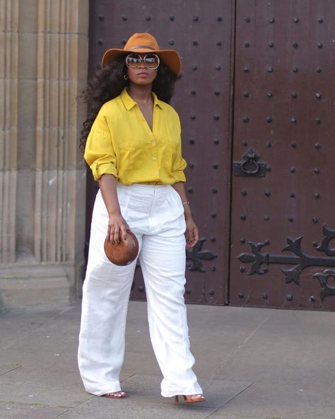 Linen Outfit Black Woman, Linen Shirts Outfits, Yellow And White Outfits For Women, Yellow Shirt Outfit Women Casual, Yellow Linen Shirt Outfit, Colorful Chic Outfit, Linen Shirt Outfit Women, Smart Casual Women Summer, Oversized Jacket Outfit