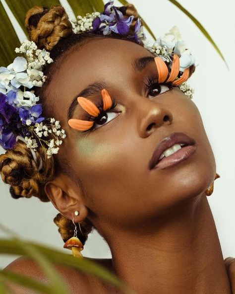 Sunflower Makeup, Boho Photography, A Dark Room, Flower Photoshoot, Studio Photography Poses, Now Booking, Body Reference Poses, Black Makeup, Model Inspo