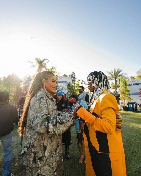 Ludmilla Crave no X: "Ludmilla e Lauryn Hill no @coachella. #LUDCHELLA https://t.co/cvH32rsZRI" / X Lauryn Hill, Pins, Black