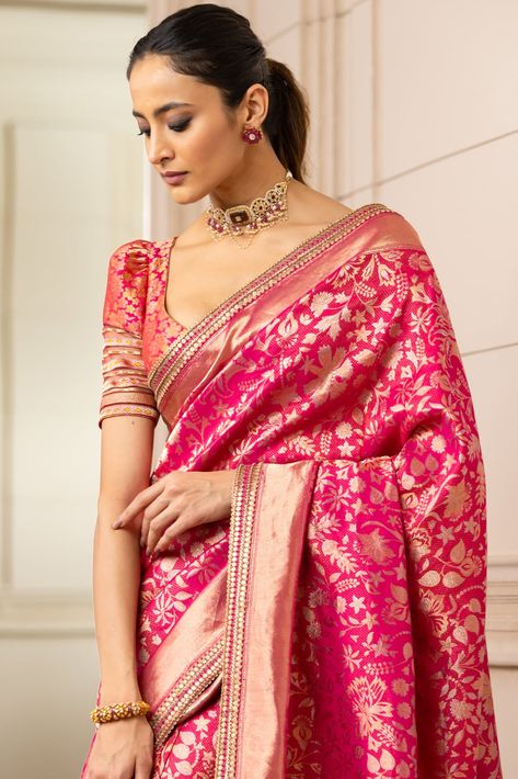 Fuchsia Embroidered Saree Set by Tarun Tahiliani at Pernia's Pop Up Shop 2024 Tarun Tahiliani Saree, Brocade Saree, Fancy Sarees Party Wear, Simple Sarees, Saree For Women, Saree Designs Party Wear, Embroidered Saree, Unique Blouse Designs, Tarun Tahiliani