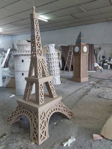 Diy Paris Decor, Eiffel Tower Cardboard, Cardboard Eiffel Tower, 1950 Decor, Diy Paris, Eiffel Tower Model, Paris Crafts, Paris Tea, Springtime In Paris