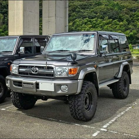 Toyota Land Cruiser Offroad, 70 Series Landcruiser, Mini Trucks 4x4, Toyota Cruiser, Land Cruiser 70 Series, Toyota Lc, Tactical Truck, Land Cruiser 80, New Luxury Cars