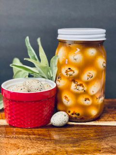 Pickled Quail Eggs, Types Of Eggs, Pickled Eggs, Quail Eggs, Chicken Eggs, So Pretty, Helpful Hints, Pickles, My Favorite