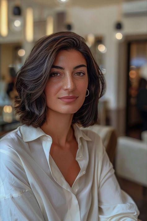 Guide to 50 best bob haircuts for thick hair with soft waves Bob For Coarse Thick Hair, Cute Bob Haircuts, Best Bob Haircuts, Thick Hair Cuts, Haircut For Thick Hair, Balayage Highlights, Wand Curls, Heat Styling Products, Latest Hairstyles