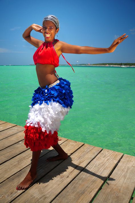 punta cana Dominican Republic Carnival | Dominican Carnival (Caribbean Festival) Dominican Republic Carnival, Dominican Carnival, Festival Dress Outfit, Dominican Republic Outfits, Carnival Caribbean, Caribbean Festival, Dominican Republic Vacation, Vacation Outfits Men, Don Pedro